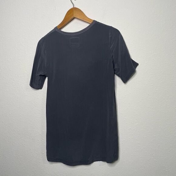 Chaser Women’s Gray 100% Silk Short Sleeve Top Size XS - Picture 6 of 9
